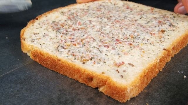 Вы будете готовить его КАЖДЫЙ ДЕНЬ! СОХРАНЯЙТЕ РЕЦЕПТ СРАЗУ! Сэндвич с яйцом на завтрак!
