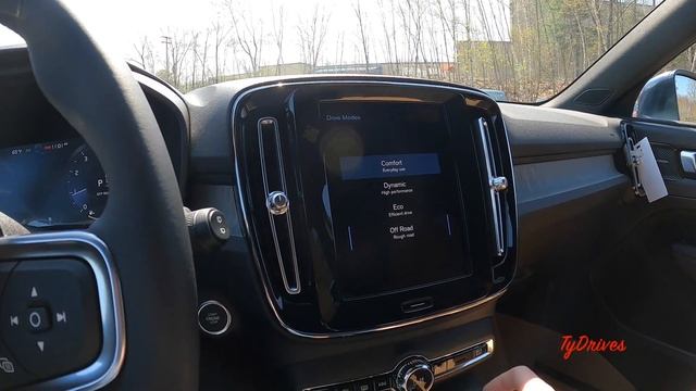 2021 Volvo XC40 (Inscription) - Features Review & POV Road Test смотреть онлайн