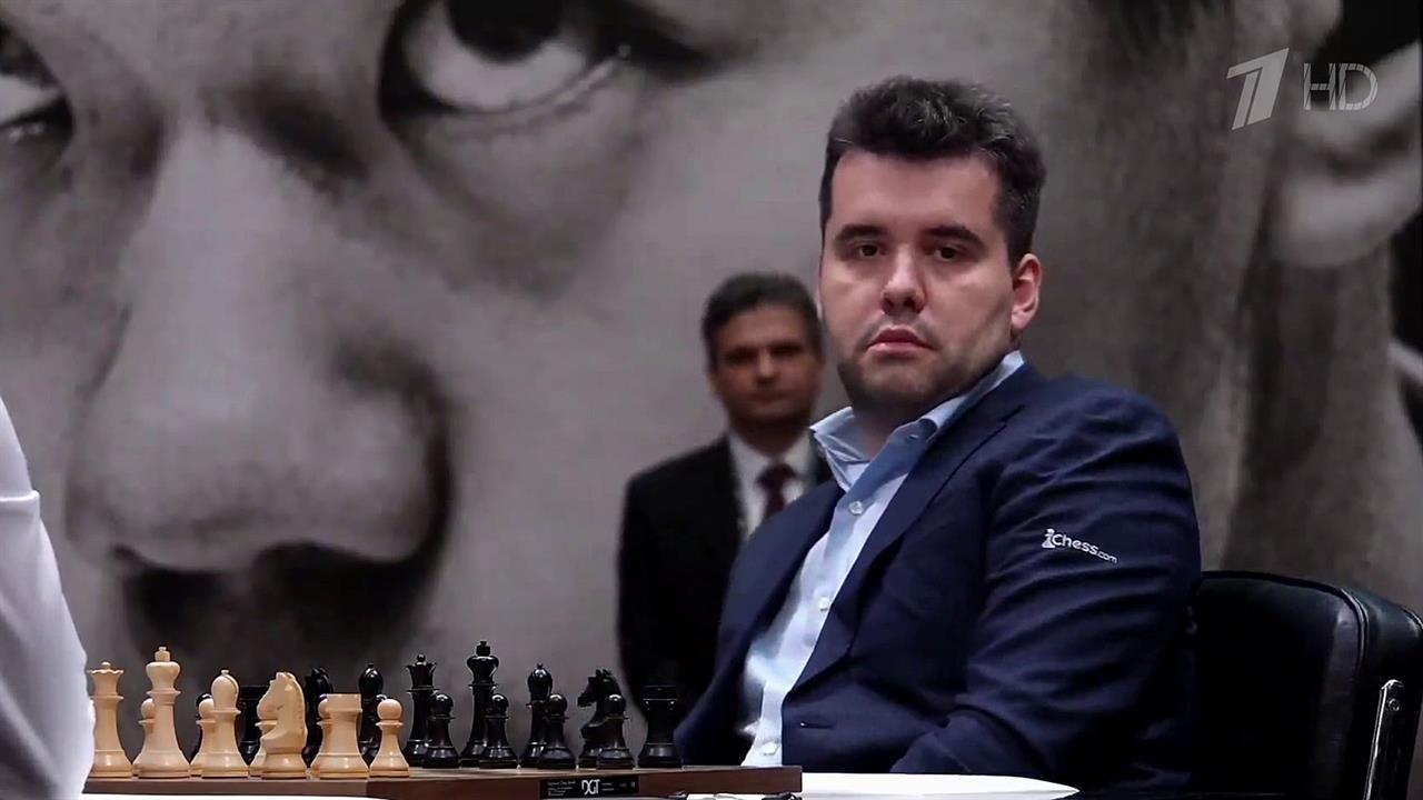 Ян Непомнящий победил Дина Лижэня во второй партии матча за звание чемпиона мира по шахматам