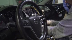 Opel Insignia 2.0  Diesel - ставим Navi 950 с сенсорным управление + камера зад вида