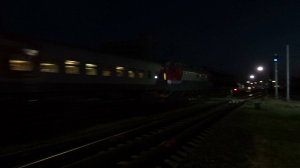 Электровоз ЭП1М-??? с пассажирским поездом отправляется со станции Нижний Новгород Московский