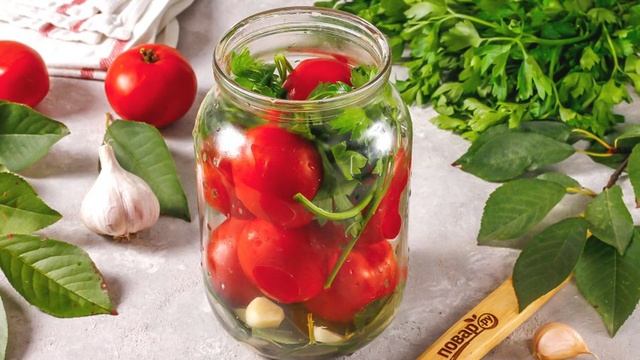 Соленые помидоры горячим способом