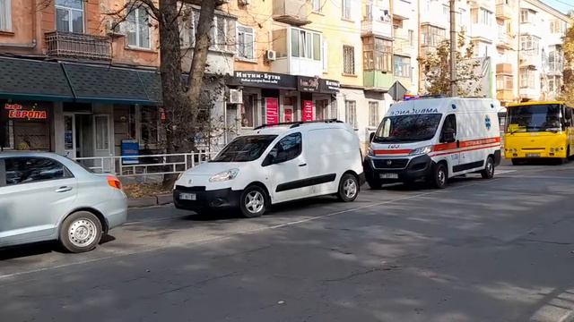 Скорая спешит а её не пускают. 🚨🚨🚨🚨🚨🚨🚨🚑🚑🚑🚑🚑🚑🚑 20.10.21