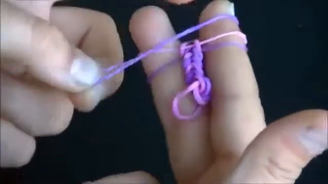 Как сделать браслет из маленьких резиночек смотреть онлайн