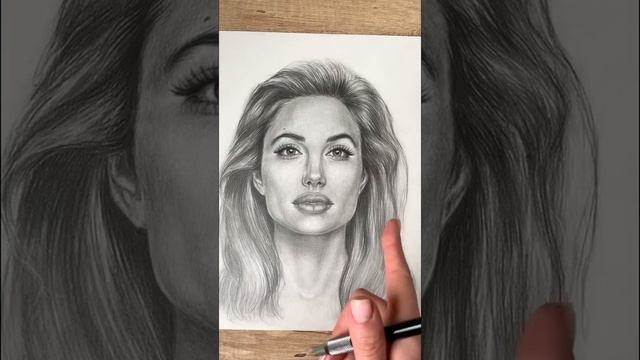 Как НАДО и как НЕ НАДО рисовать? Портрет Джоли спустя 2 года. Art motivation. Angelina Jolie.