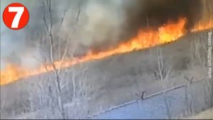 Пожарная машина приехала тушить пожар, но сама сгорела.