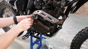 Первое техническое обслуживание китайского мотоцикла.