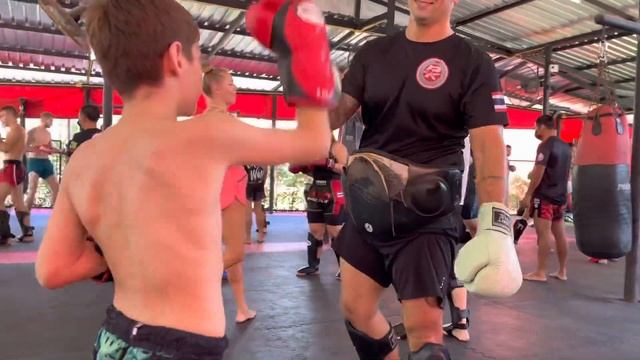 Phuket fight club 9 years. Семинар тренера Gae. Тренировка по муай тай.