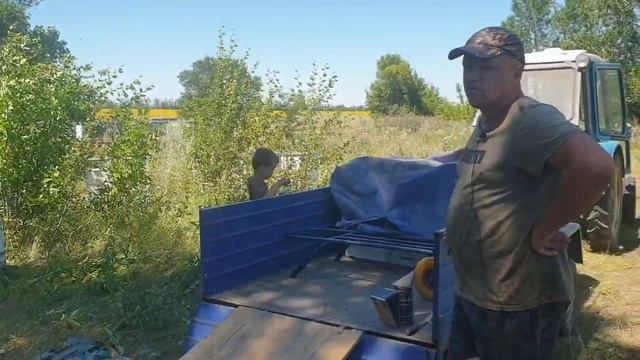 Продолжаем отбирать корпуса. Подсолнух пока цветёт. смотреть онлайн