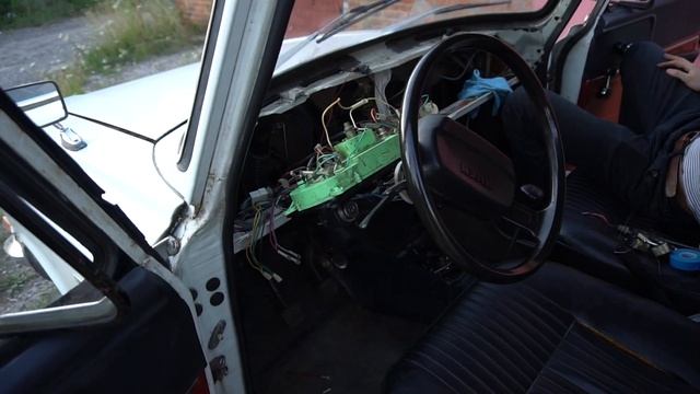 Меняю приборку на своём Москвиче=) смотреть онлайн