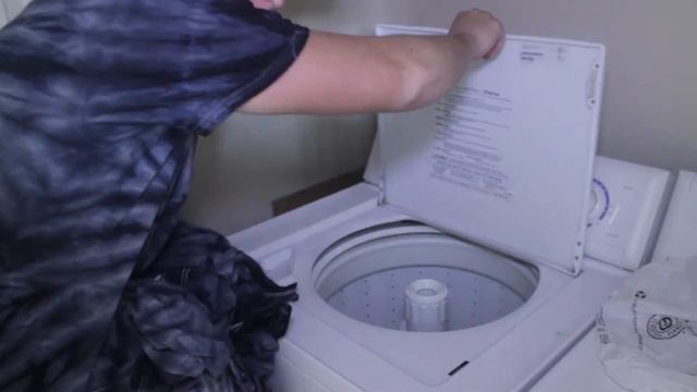 How To Tutorial || How to use a Tide Pod Correctly! смотреть онлайн