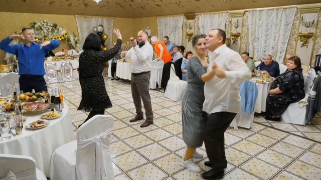 Мохнатый шмель под скрипку с танцами! Москва, МО. +7(999)8877433 Михаил. смотреть онлайн