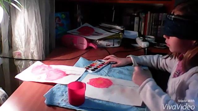 Стоит посмотреть что то новенькое. Рисуем с закрытыми глазами смотреть онлайн