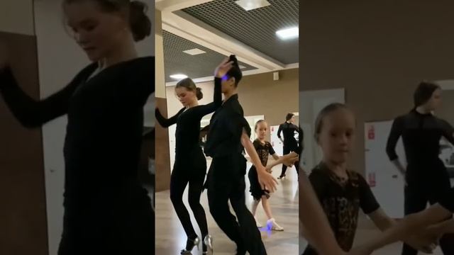 Избежали столкновения.? #бальныетанцы #бальники #dance #dancing #спорт