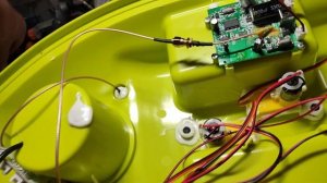 Усовершенствование китайского карпового кораблика D18 с GPS. Установка эхолота LUCKY FF-918.