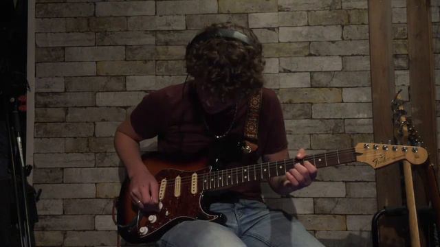 BLUGUITAR AMP1 solo srv style смотреть онлайн