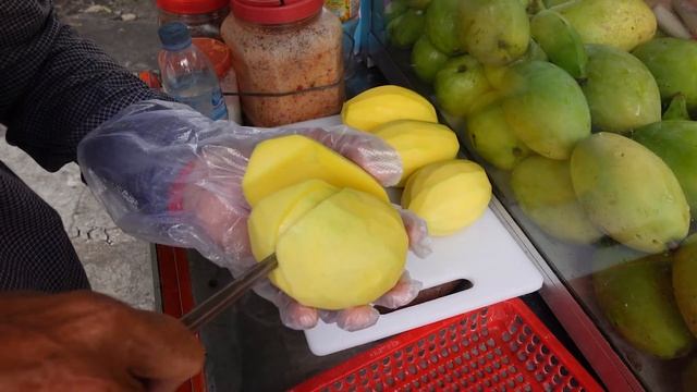 Papaya, Jicama, Wood Apple, Mango, & More! Amazing Fruit Cutting Skills - Cambodian Street Food смотреть онлайн