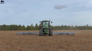 Кировец К744 культивирует John Deere 6150М прикатывает почву
