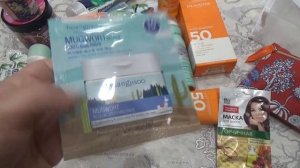 Косметика в отпуск Уход и Декоративка