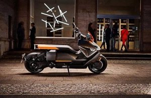 BMW представил серийный электроскутер Motorrad CE 04