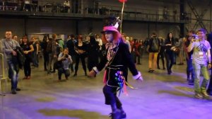 Шляпник танцует Жигу-дрыгу Ava Expo