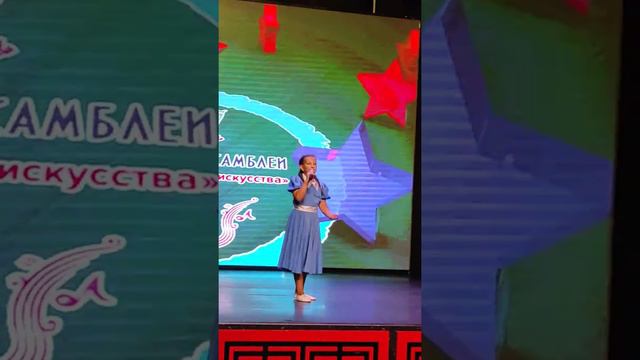 Млада Петрова—Птицею в небо(автор сл. и муз. А. Петряшева) смотреть онлайн