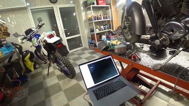 Honda Shadow 400 (регулировка клапанов) смотреть онлайн