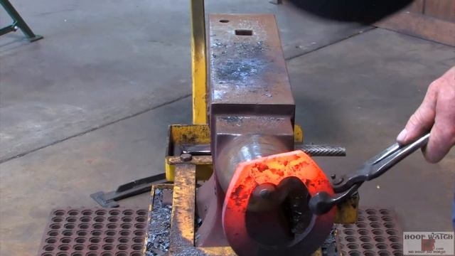 world Championship Blacksmiths Craig Trnka, CJF - Rolled Bar Shoe смотреть онлайн