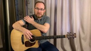 #2. Болит или устаёт плечо при игре на гитаре. Как играть на гитаре с нуля боем и перебором?