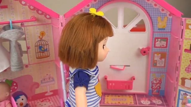 Куколка и Стиральная Машина Игрушки Детские Доли Игры смотреть онлайн