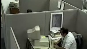 Злой мужик разбил комп