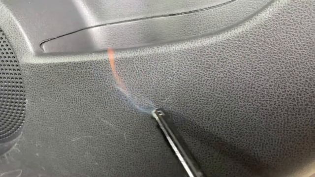 Как при помощи зажигалки убрать царапинки на пластике автомобилья смотреть онлайн