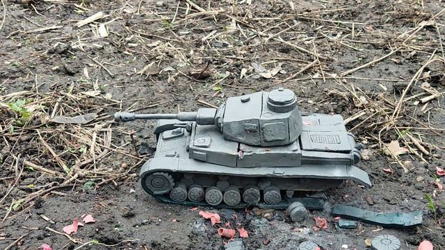 Бомбёжка Pz 4 из пластилина. смотреть онлайн