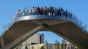 Проплываем парк Зарядье. Теплоходные катания