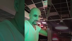 Запретил играть себе в бильярд. Свояк с оттяжкой, чужой через весь стол.