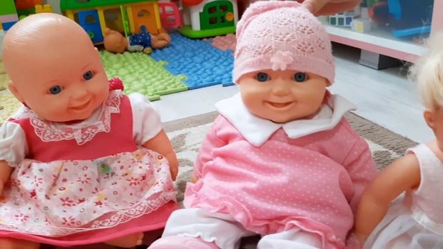 Куклы на прогулке, куклы поют песни Моана, куклы Весна смотреть онлайн