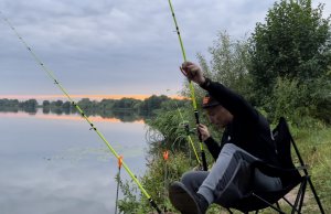 Мощные поклёвки.Рыбалка на донки с ночёвкой. Товарный лещ, сом.