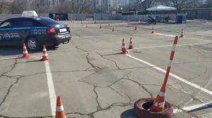 Заезд в гараж на автодроме