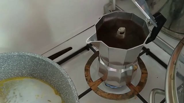 ВЛОГ: Как приготовить вкусный завтрак. 3 в 1: Как приготовить лаваш закуска с рыбой и вкусное кофе. смотреть онлайн