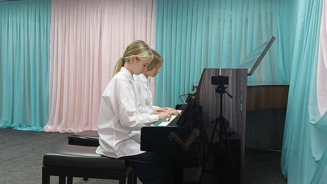 Сыромятникова Виталина, Хомякова Елизавета