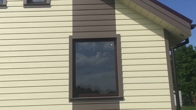 Беспроигрышный дизайн фасада загородного дома. Фиброцементный сайдинг Кедрал С02 и С55. смотреть онлайн