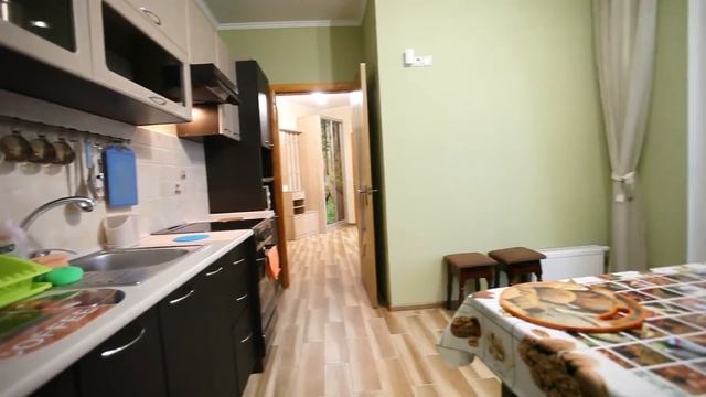 Квартира посуточно Киев: Видеообзор cветлой квартиры в новом доме возле метро Славутич смотреть онлайн