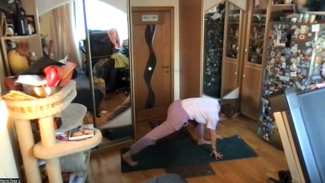 Классические асаны. Йога с Настей Пухой смотреть онлайн