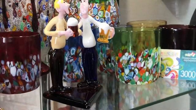 Фигурка из муранского стекла друзья