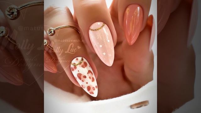 Самый новый маникюр на каждый день 2022-2023: Фото-новинки модного дизайна | Самые стильные идеи смотреть онлайн