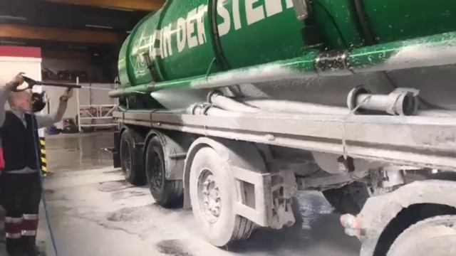 Real DIRT pt. 4: MAN Truck ProNano 100% Non Contact TruckWash смотреть онлайн