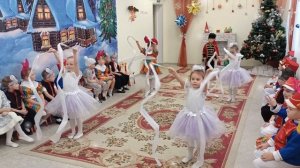 "Стойкий оловянный солдатик" новогодний утренник в старшей группе