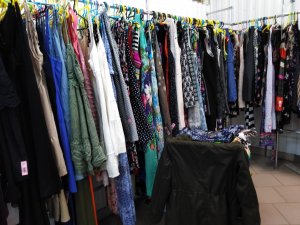 СЕКОНД. НАПРИМЕРЯЛАСЬ ВДОВОЛЬ И УШЛА. КУПИЛА РЕМЕШОК. - 40%.