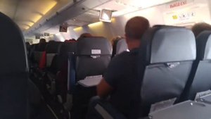 AZUR AIR, Boeing 737-800 места с большим расстоянием между креселами 15 и 16 ряд.