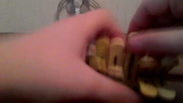 Как сделать из прещепок подставку для андройда смотреть онлайн